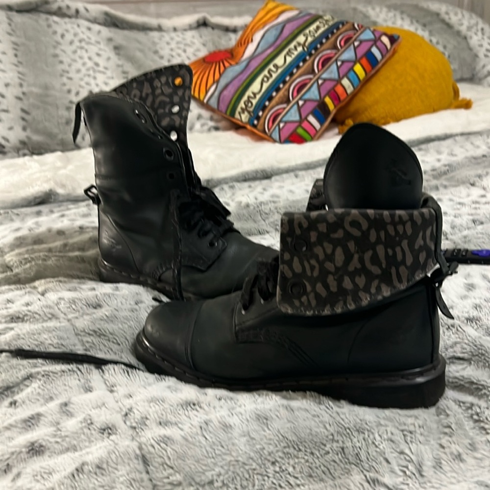 Amelia Dr. Martens. Size 10. Worn maybe three times. Great used condition.